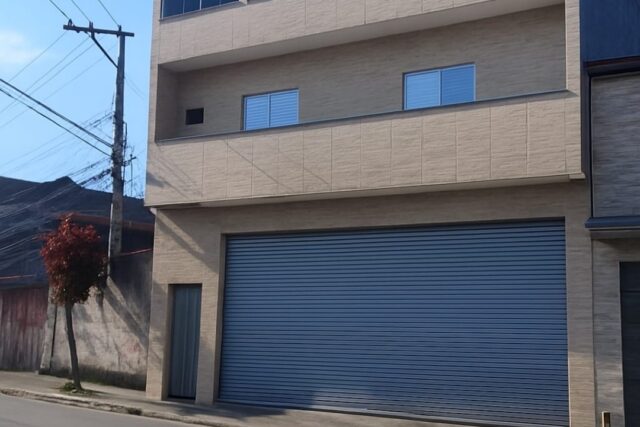 Casa 2 andares com salão comercial